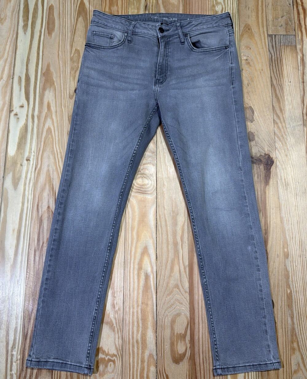 Calvin Klein Jeans Women's Slim Fit Boyfriend Charcoal Wash Denim 8 (30x27)